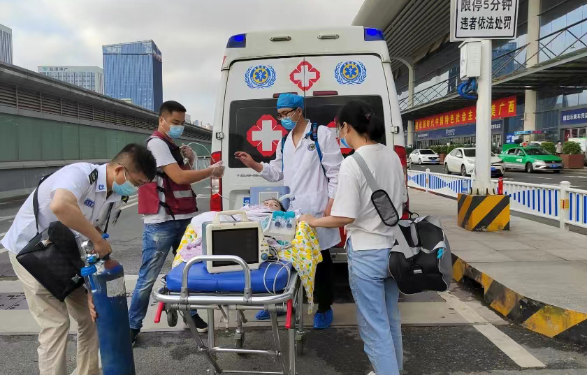 句容市救护车出租公司